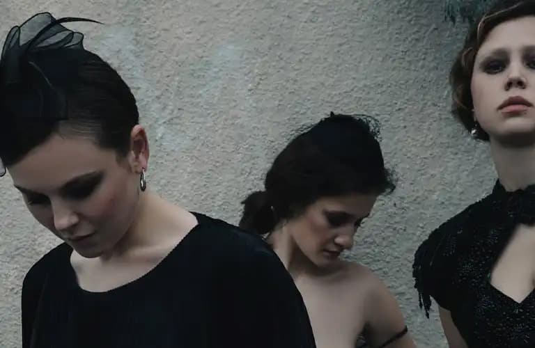 אמא קוראז' וילדיה