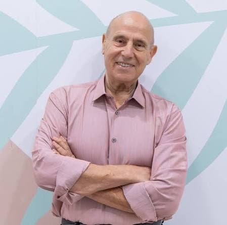 צביקה קרוכמל - סוכן סמוי בדרך לפריז