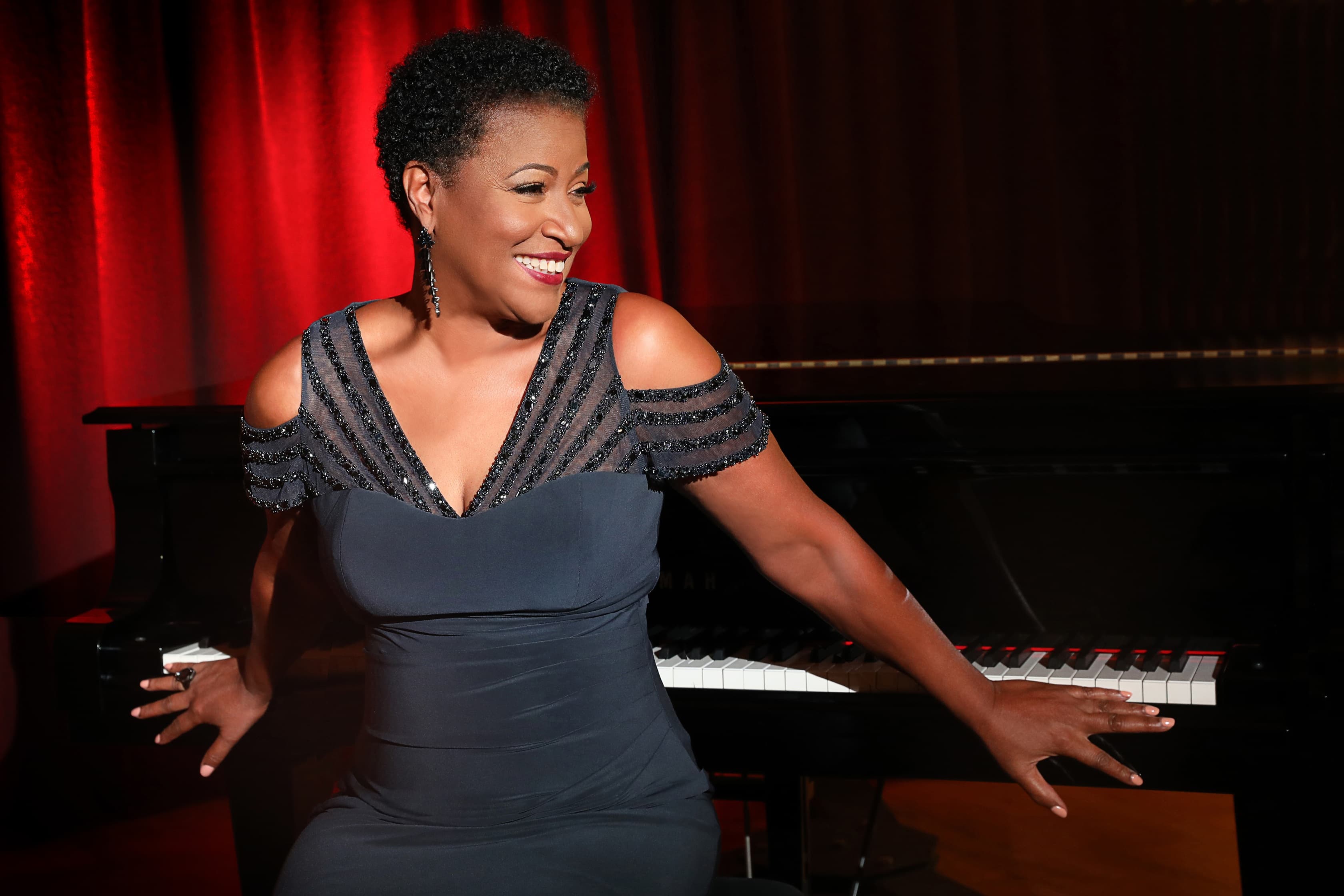 ג'אז חם מחו"ל | ליידי V שרה בלוז