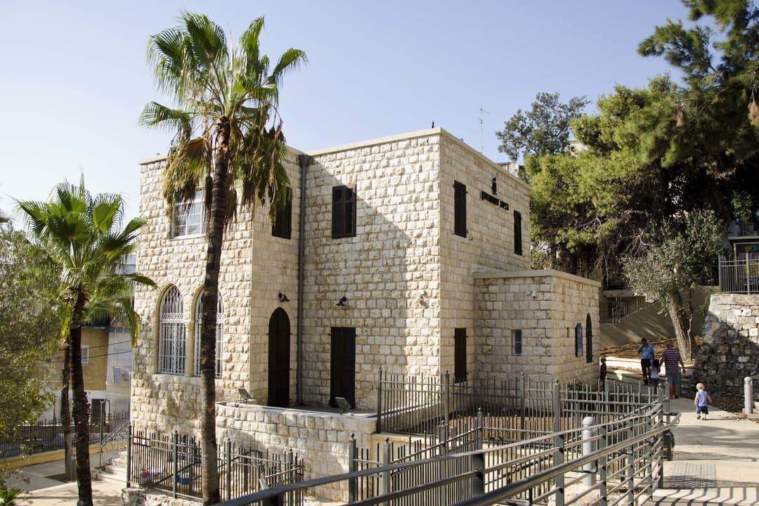 כניסה למוזיאון הרמן שטרוק