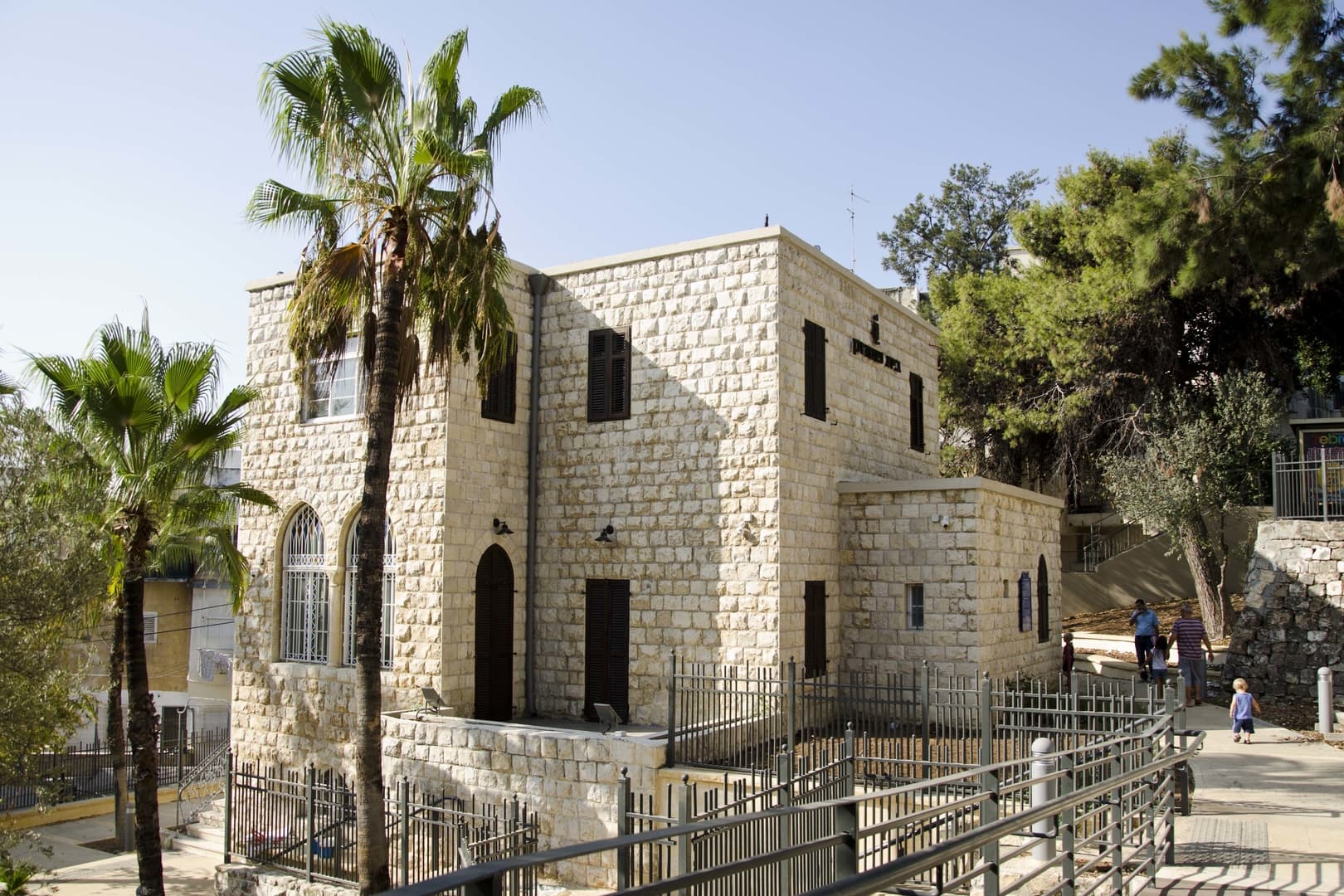 כניסה למוזיאון הרמן שטרוק