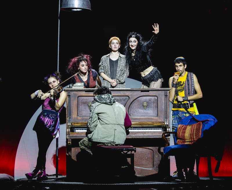 מישהו לרוץ איתו