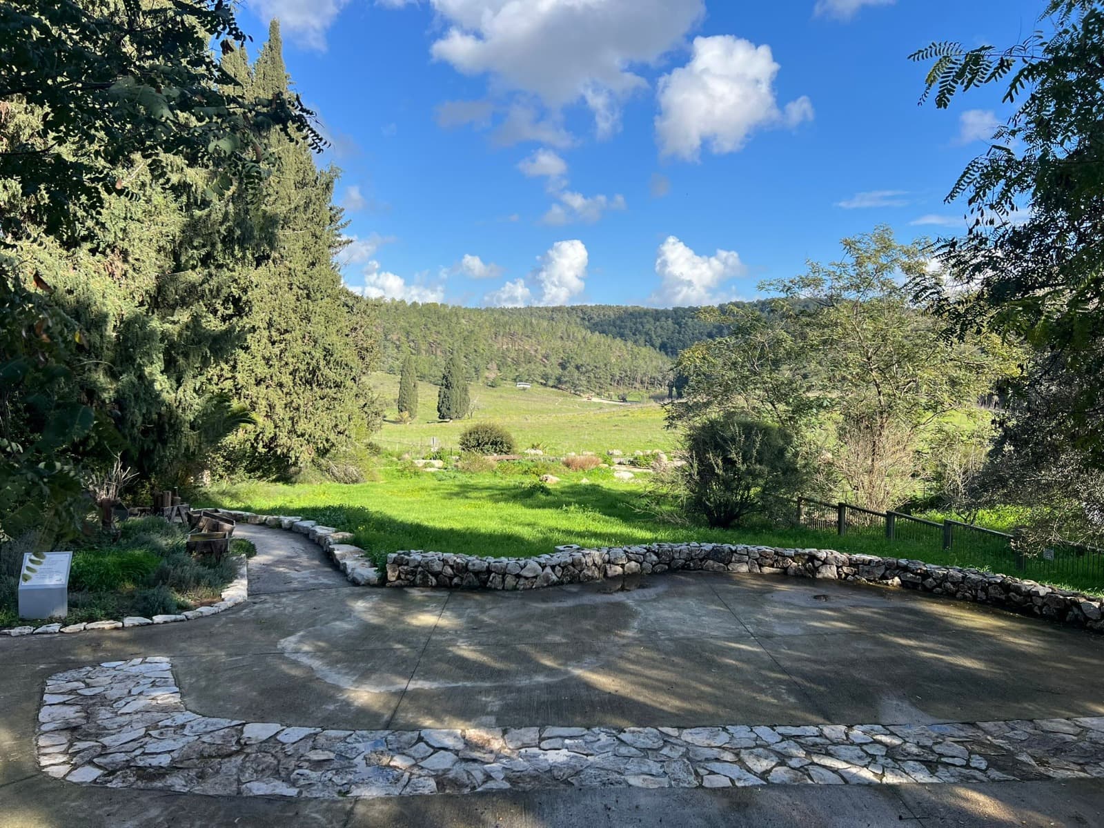 הפנינג אביבי בחוות עמק השלום