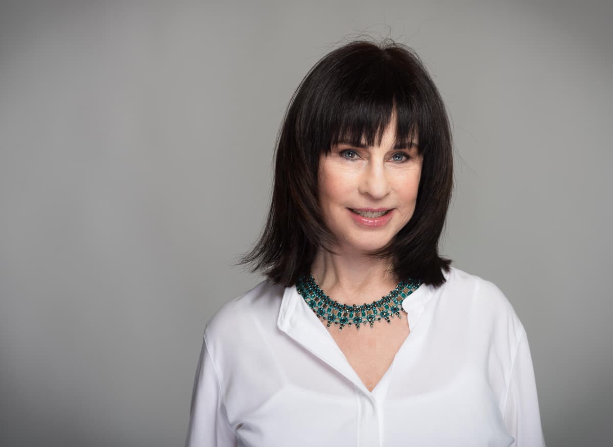 שירים שנוגעים בלב-ערב שכולו נורית הירש