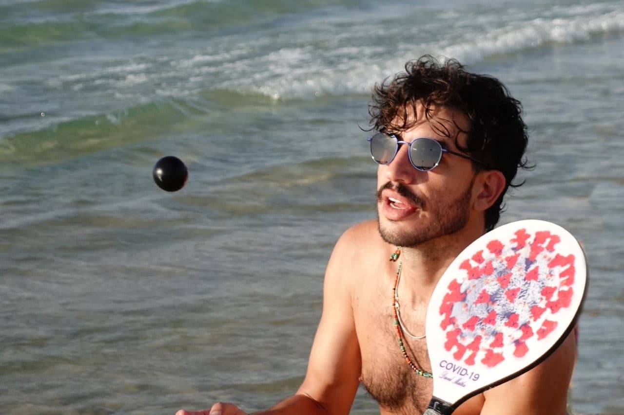 תערוכה קבוצתית אמני רמת השרון גלריית חוצות "לאצור את הרגע" - אוצרת: מאיה חסון