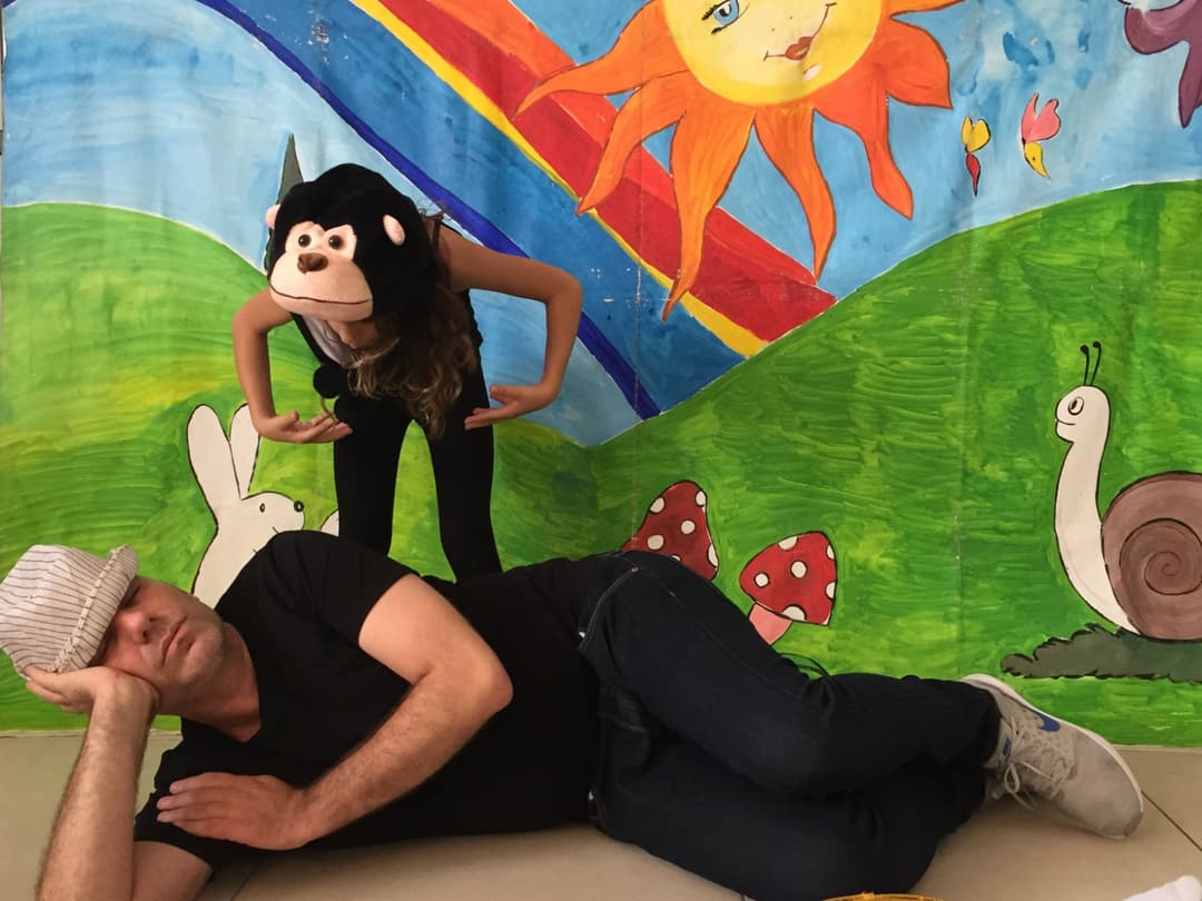 שעת סיפור: "מוכר הכובעים" -תאטרון החלומות של אסיק