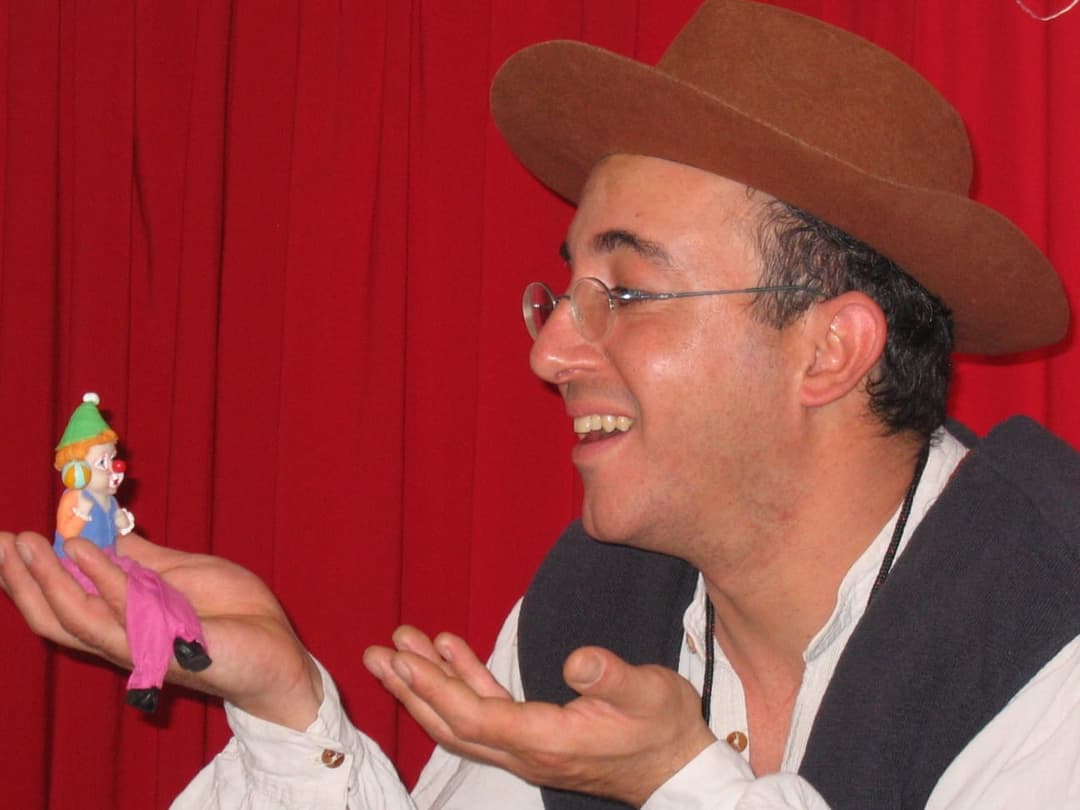 שעת סיפור: "כובע הפלא" - תאטרון שיר