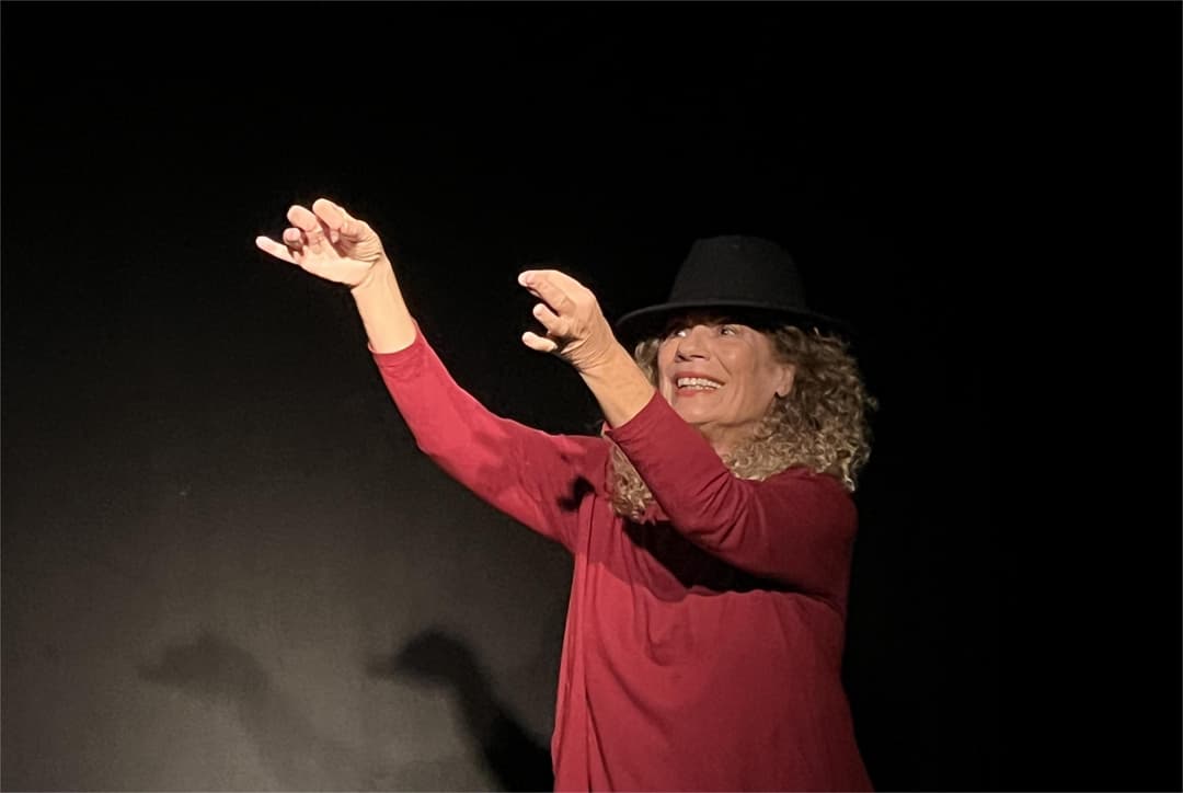 Zikaron baTeatron | Shards of Laughter