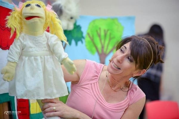 תיאטרונצ'יק עם יפעת תקוע לגיל 2-4 הכלבלב השובב בהשראת "איה פלוטו"