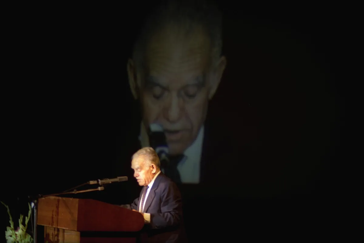 "שמיר, בדרכו"