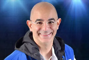 מני עוזרי