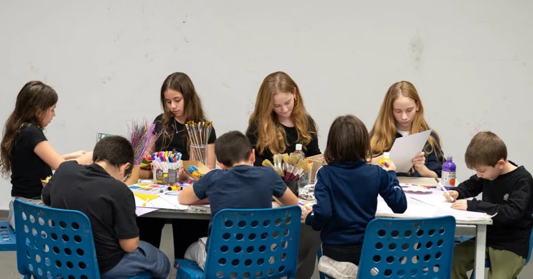מהרעיון אל החומר: סטודיו פתוח בעקבות תערוכות המוזיאון / פעילות להורים וילדים מגיל 5